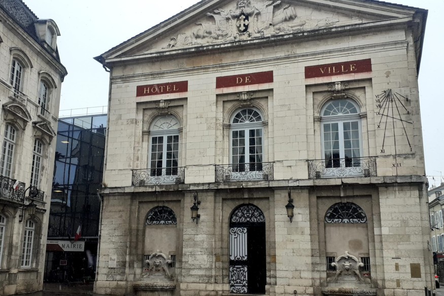 Les Maires de l'Ain solidaires face aux violences